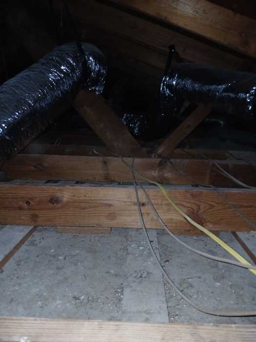 Spraying, instant insulation in an attic in Pearl, MS, photo 3