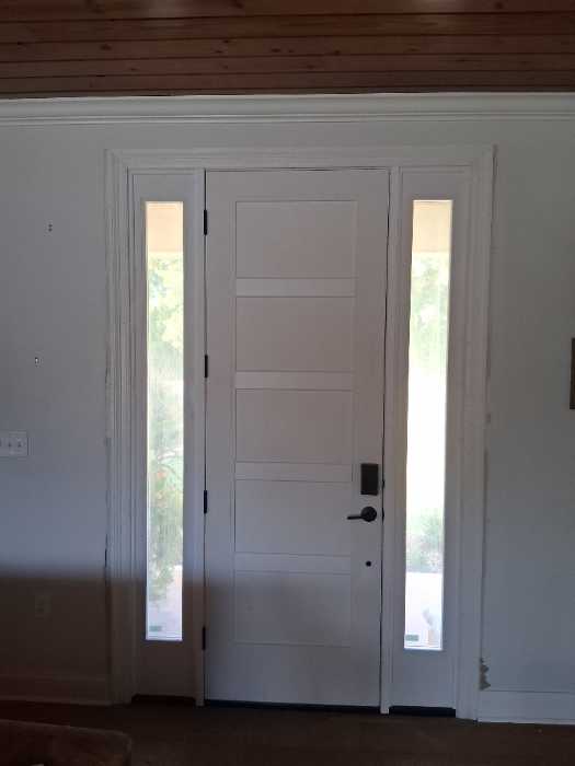 Install baseboard shoe mold and caulking in Madison, MS, photo 2