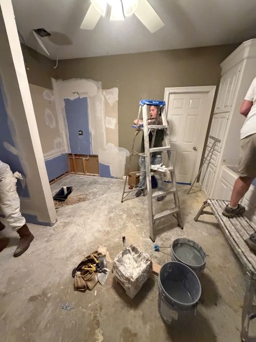 Cover floors from the place of entry to project in Flowood, MS, photo 6