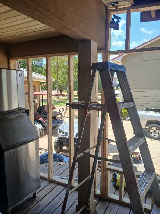 Find me walls on a back porch in Canton, MS, photo 5