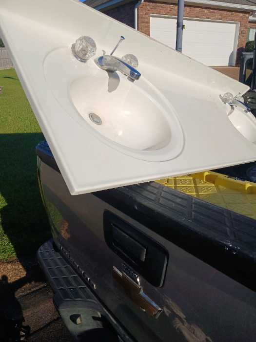 Remove bathroom countertop in Brandon, MS, photo 3