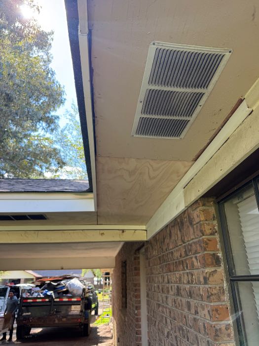 Removing rotten, soffit and facia and replace back in Brandon, MS