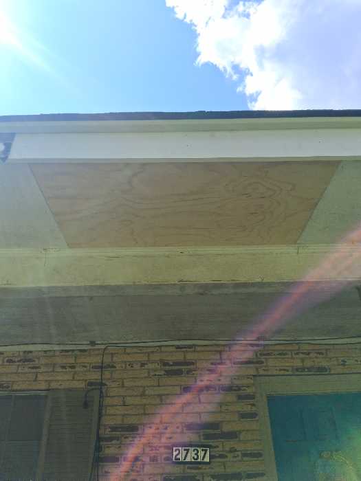 Replace fascia board and soffit caulk in Magee, MS