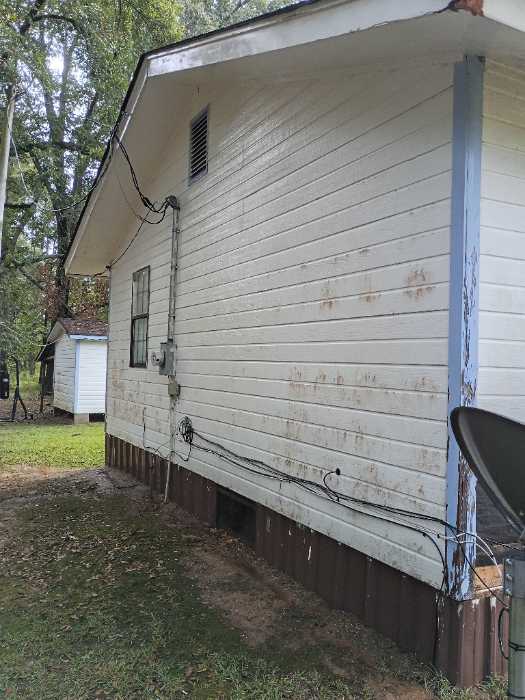 Pressure washing a house in Brandon, MS, photo 3