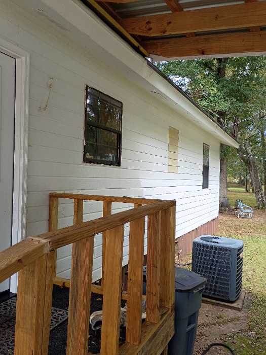Pressure washing a house in Brandon, MS, photo 4