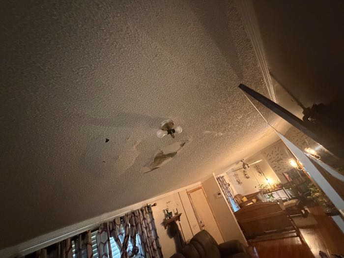 Inspected interior ceiling where Sheetrock damage occured in Crystal Springs, MS, photo 4