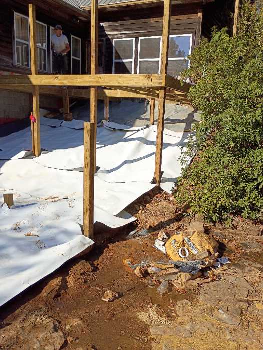Laying out TPO and selling it with silicone on the seams in Raymond, MS, photo 4