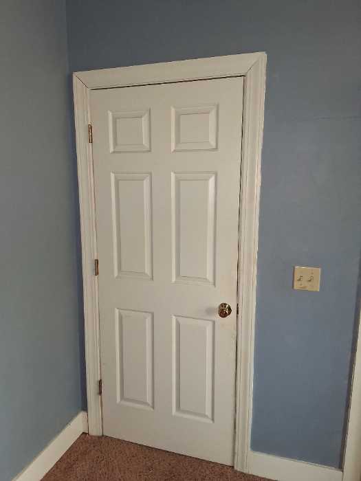 We hanging resetting doors in Madison, MS