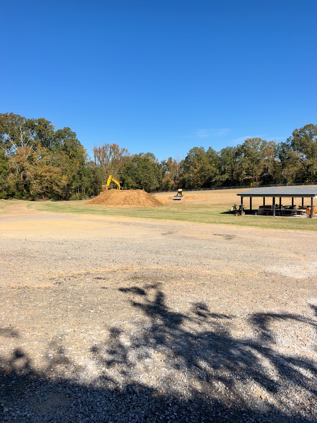 We are digging a pond because we need the dirt for pads to pour concrete in Utica, MS, photo 2