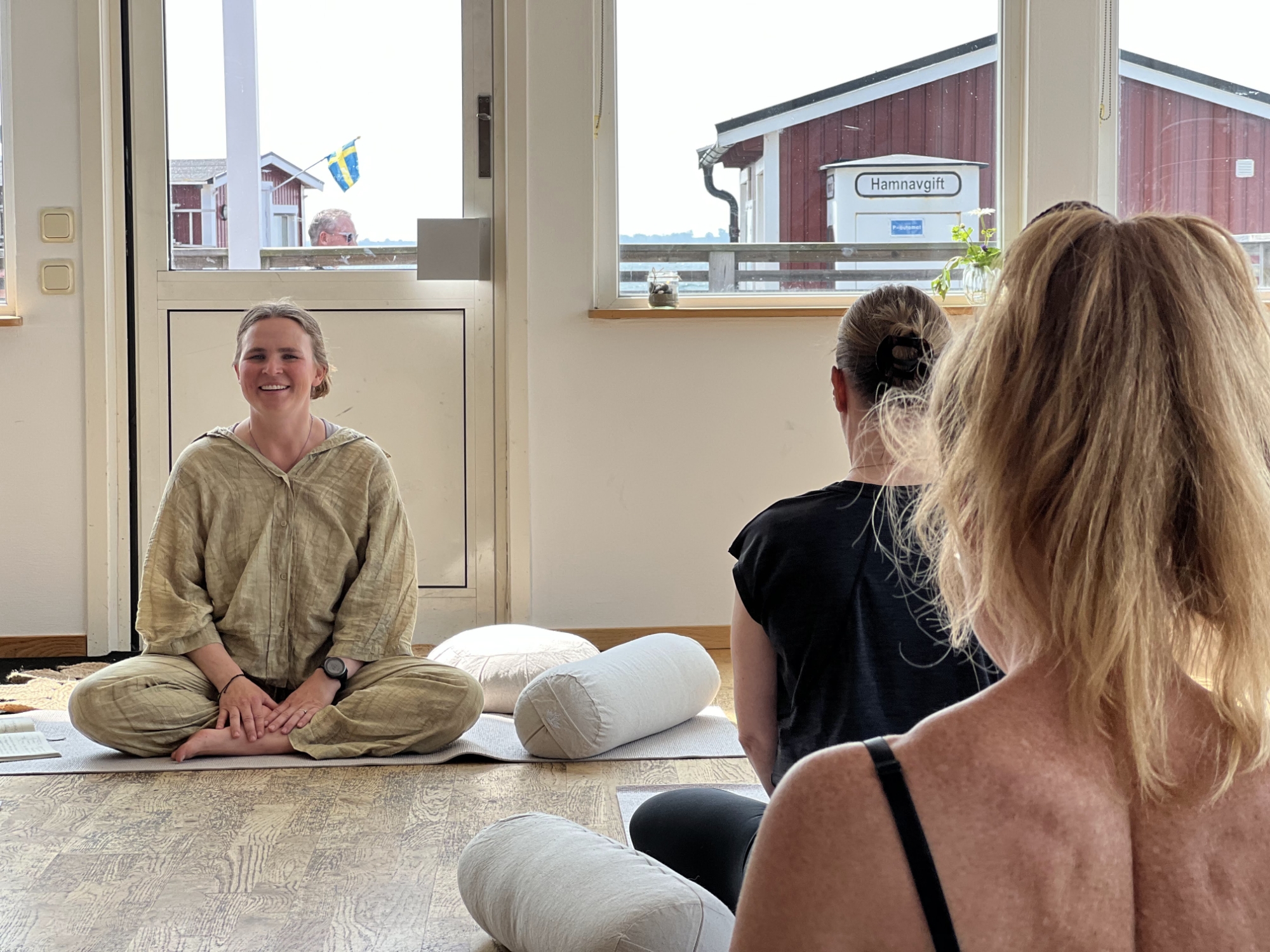 Drop-in Mamma Bebis Yoga i Ålabodarna (för små bebisar)