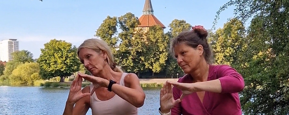 Pop Up Sensingyoga med Christel och Cecilia