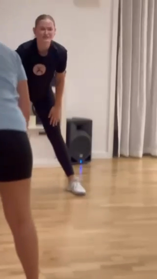 Start 29 Sep - Mondays 18:30 Flow & Glow Dance with Linda