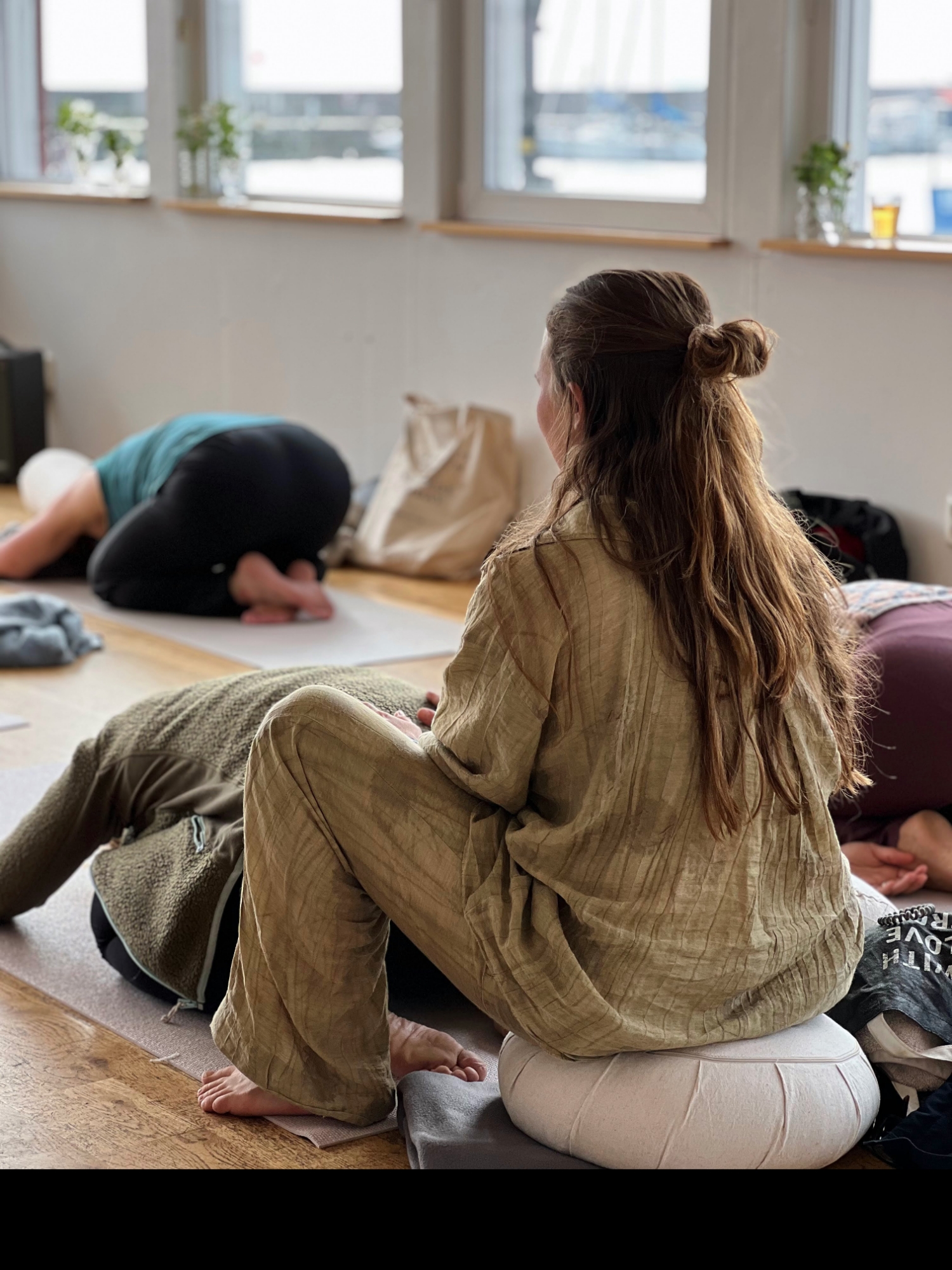 FULLBOKAD - Yinreikiyoga i Ålabodarna Tisdagar
