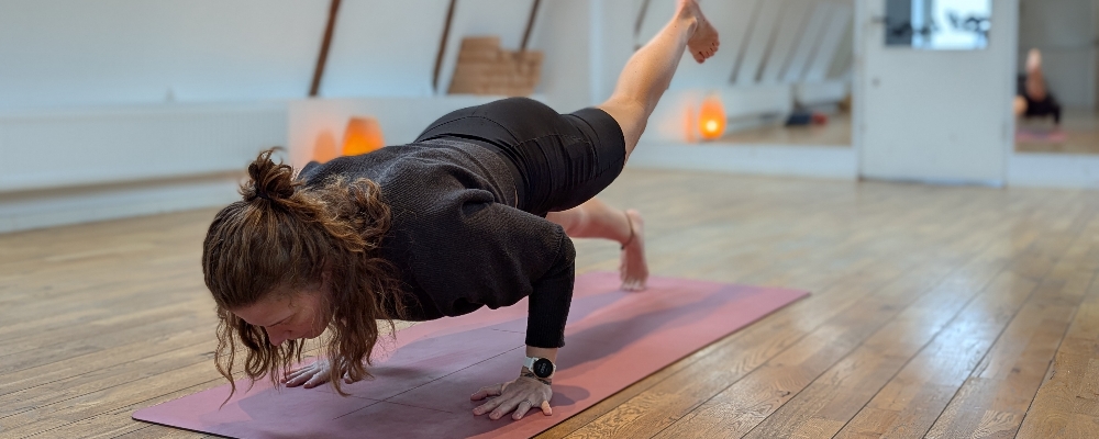 Stark Vinyasa Yoga (Träningsbutiken, Dalby)