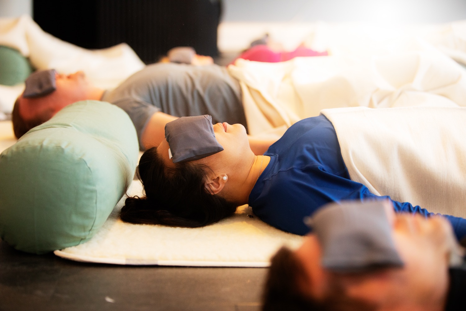 Yinyoga, kakaocermoni och yoga nidra