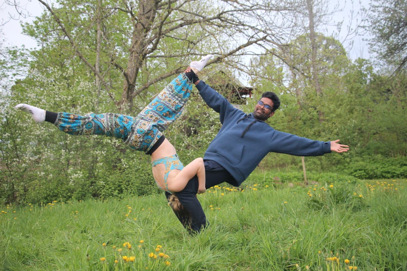 Pröva på Acroyoga