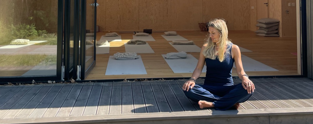 Lugn Yoga - Hold Your Ground