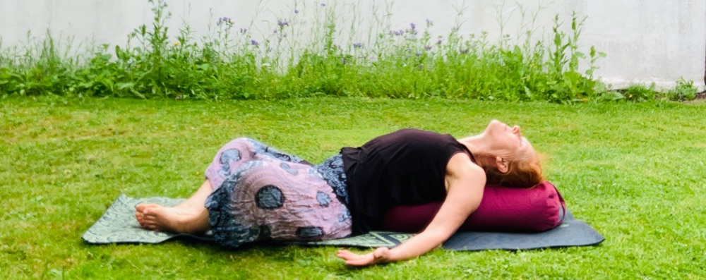 Sommer Yin Yoga
