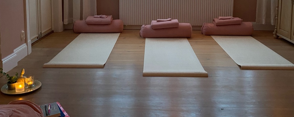 After Work: Yinyoga 75 min + dryck med tilltugg