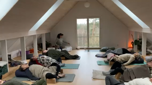 Restorative Yoga och Sound Healing