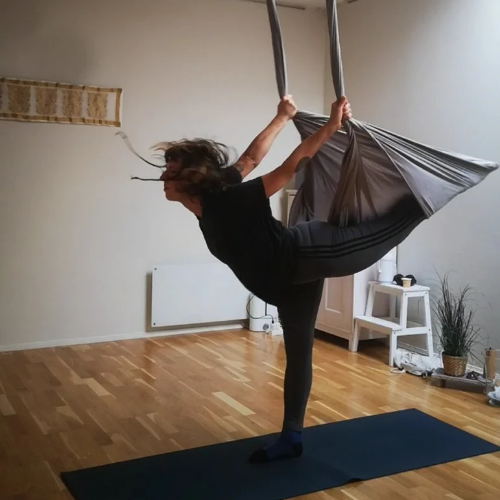 Aerial Yoga (all levels)