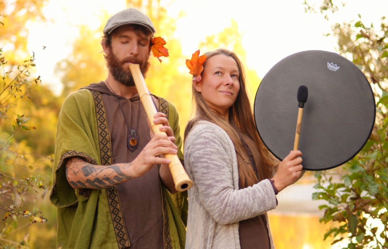 Somatic yoga flow & Sound healing ~ Söndagar