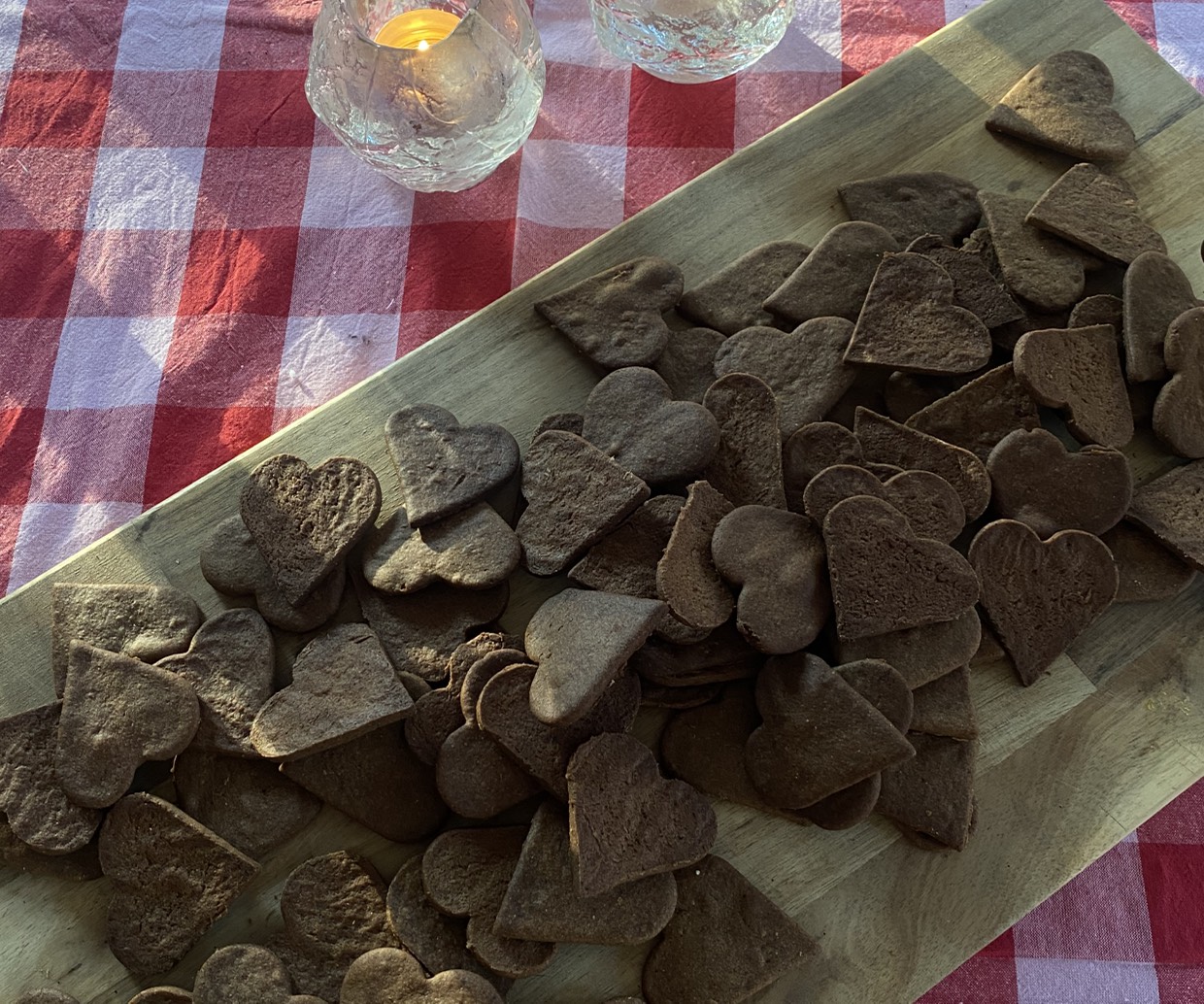 Yoga med julinspirerad fika i Röda stugan