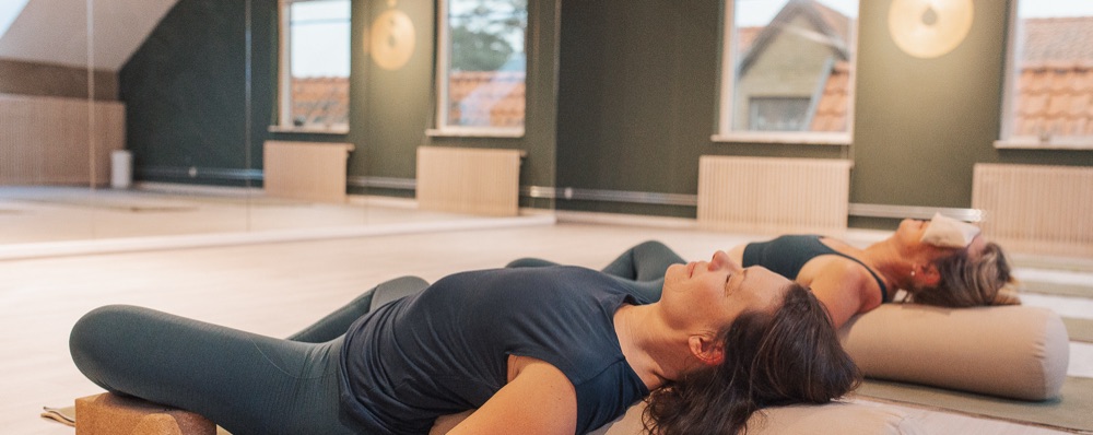 Restorative advent yoga med Ann-Jeanette ❤️