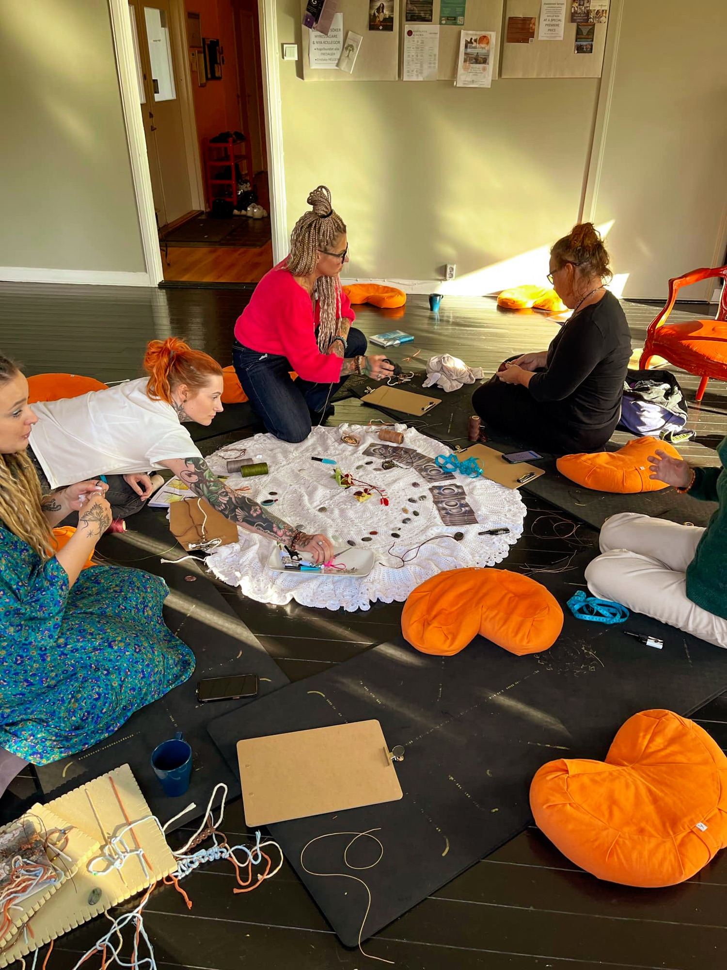 Makramé-workshop: skapa ditt eget energismycke
