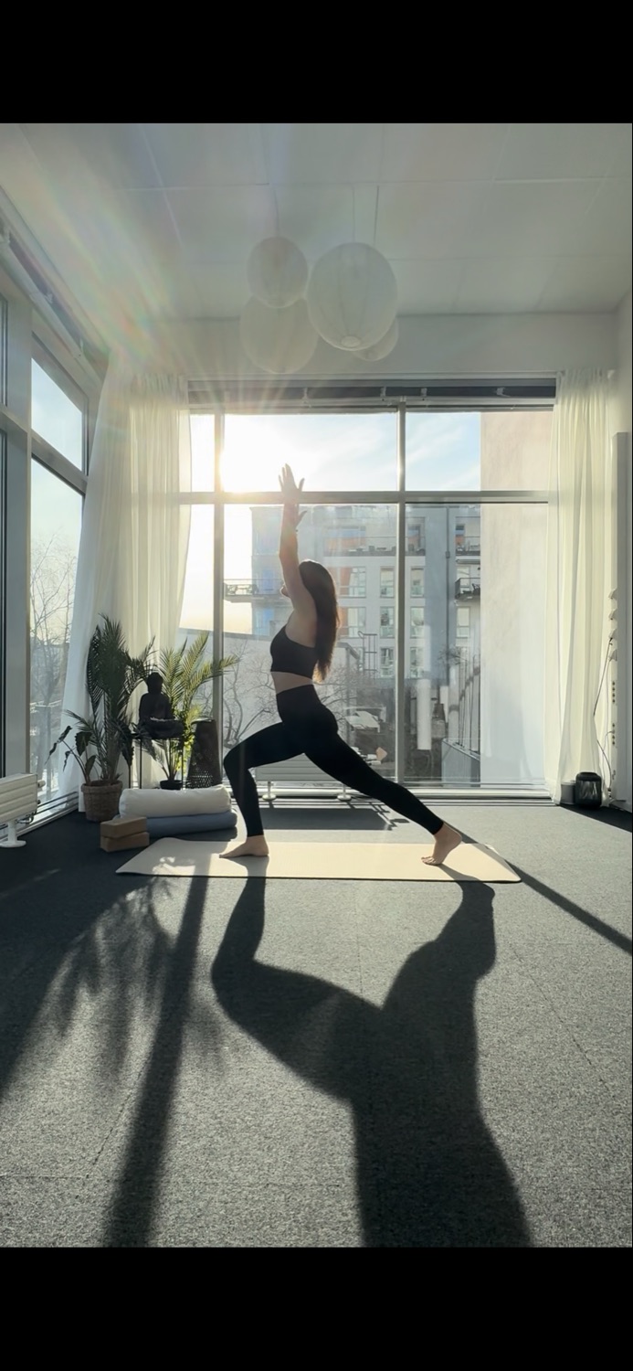 Morgonyoga & Frukost - Vinyasa Flow