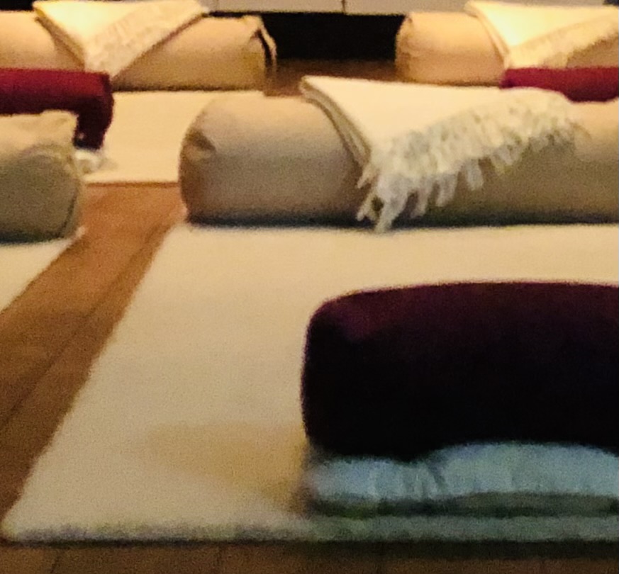 Prova på yoga måndagar 17-18.30