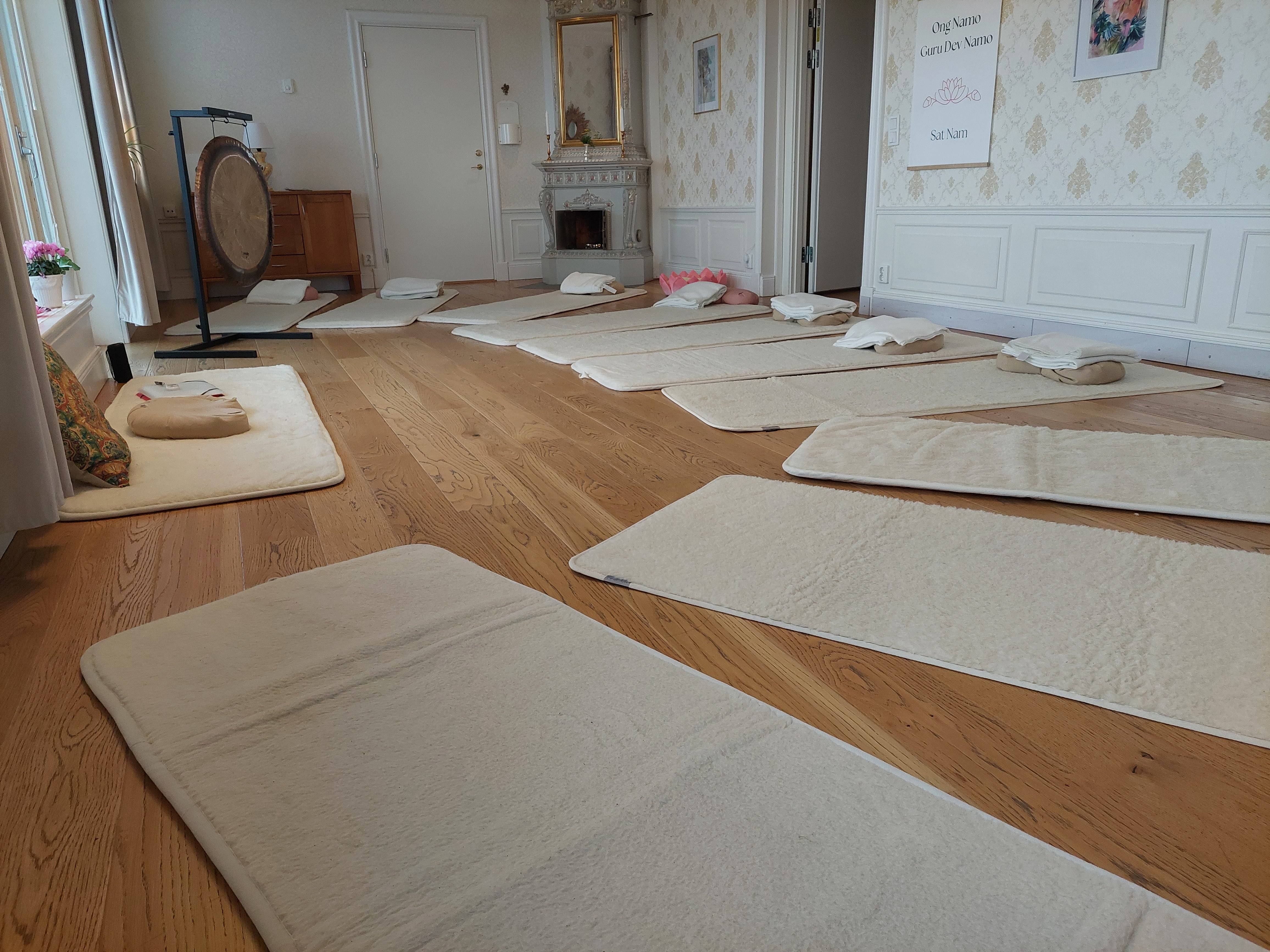 Kundaliniyoga Kurs Tisdagar kl 11-12:30 14 gånger