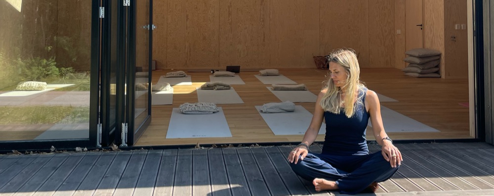 Lugn Yoga - Hold Your Ground