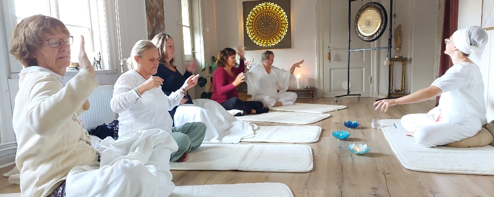 Kundaliniyoga Måndagar kl 08:00-09:30