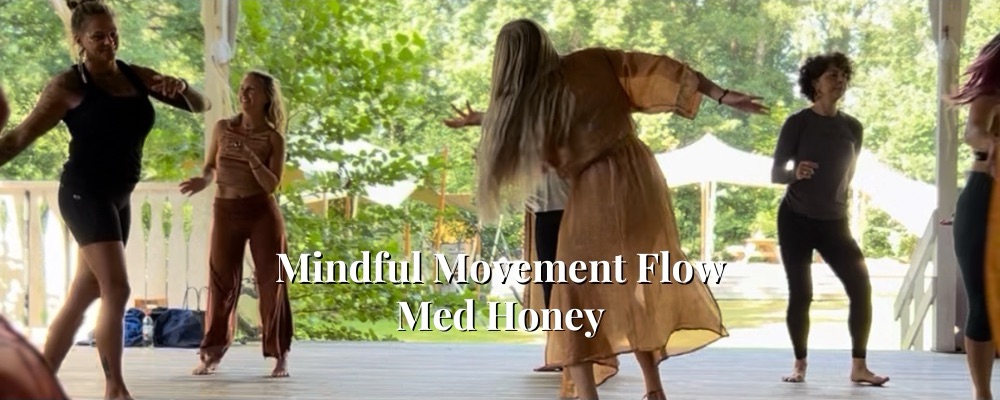 Mindful Movement Flow med Honey