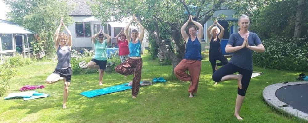 Morsdags-workshop med Yoga & Fotbad i Sankt Olof, Österlen.
