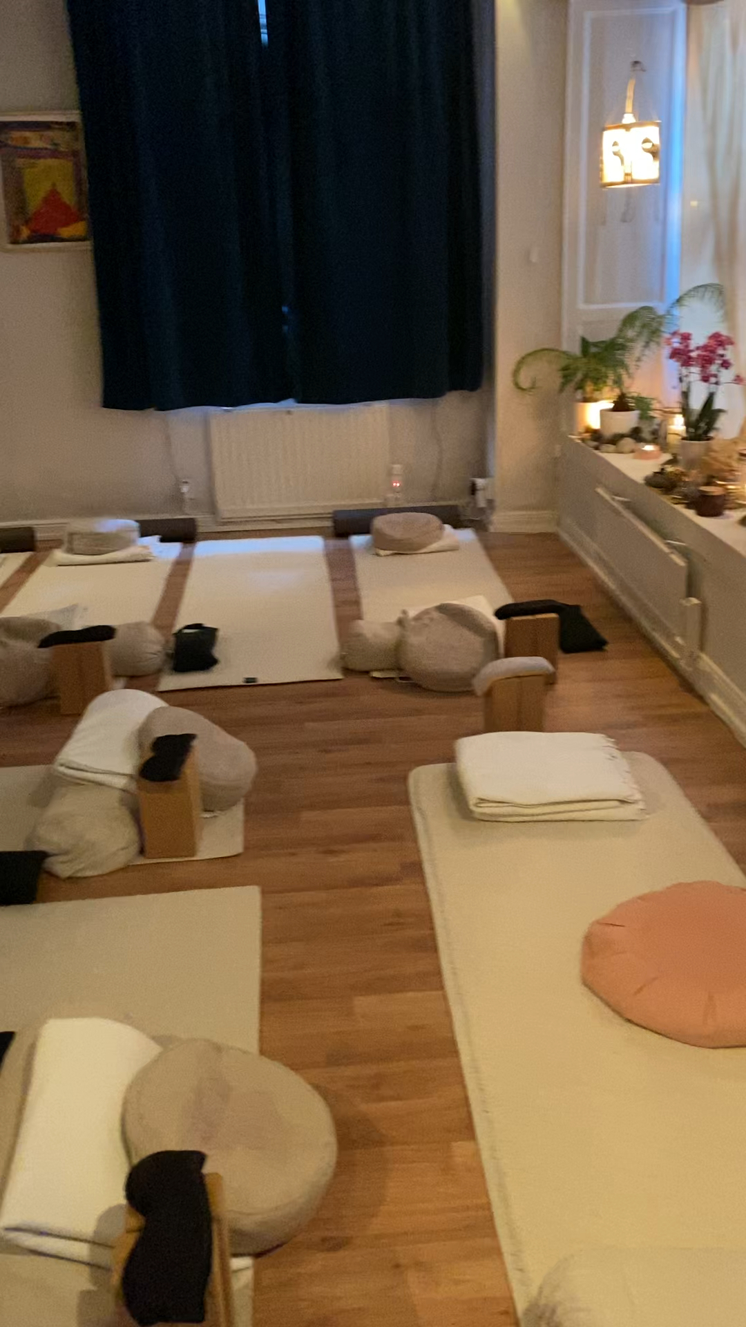 Restorative yoga - drop in (90 min)