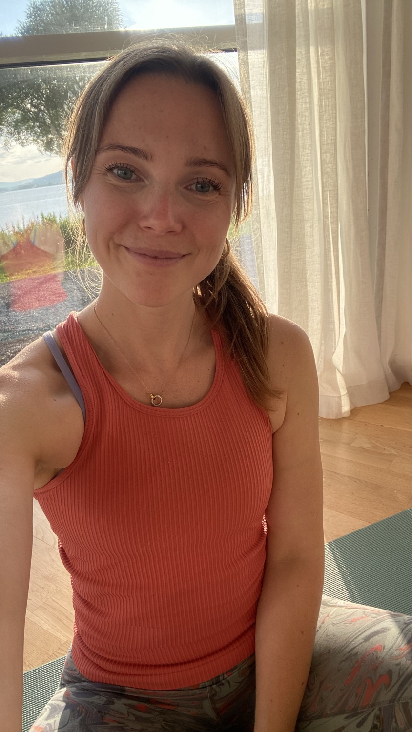 Slow flow lunch yoga med Laura