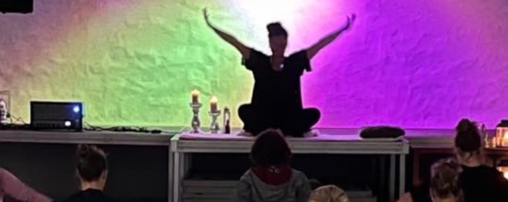 Hormon och Lymfyoga 75 min drop in
