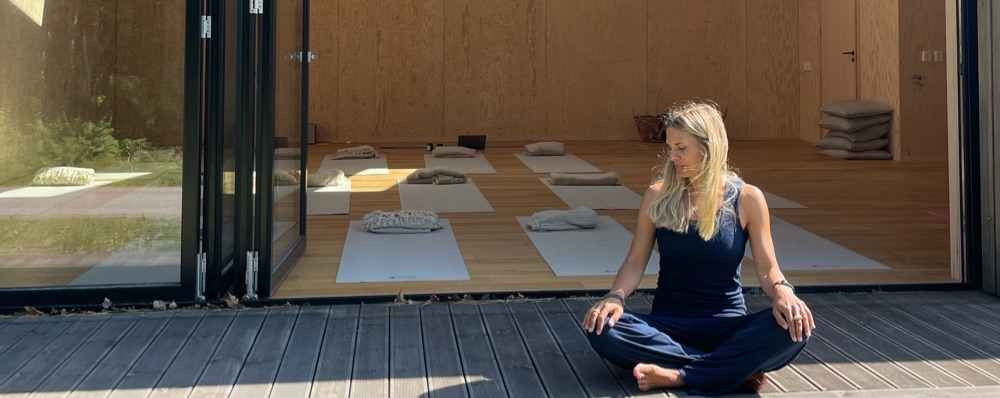 Lugn Yoga - Hold Your Ground