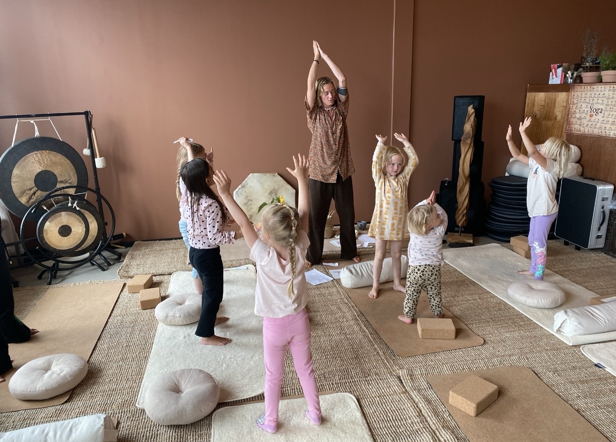 Barnyoga - Emma Fors