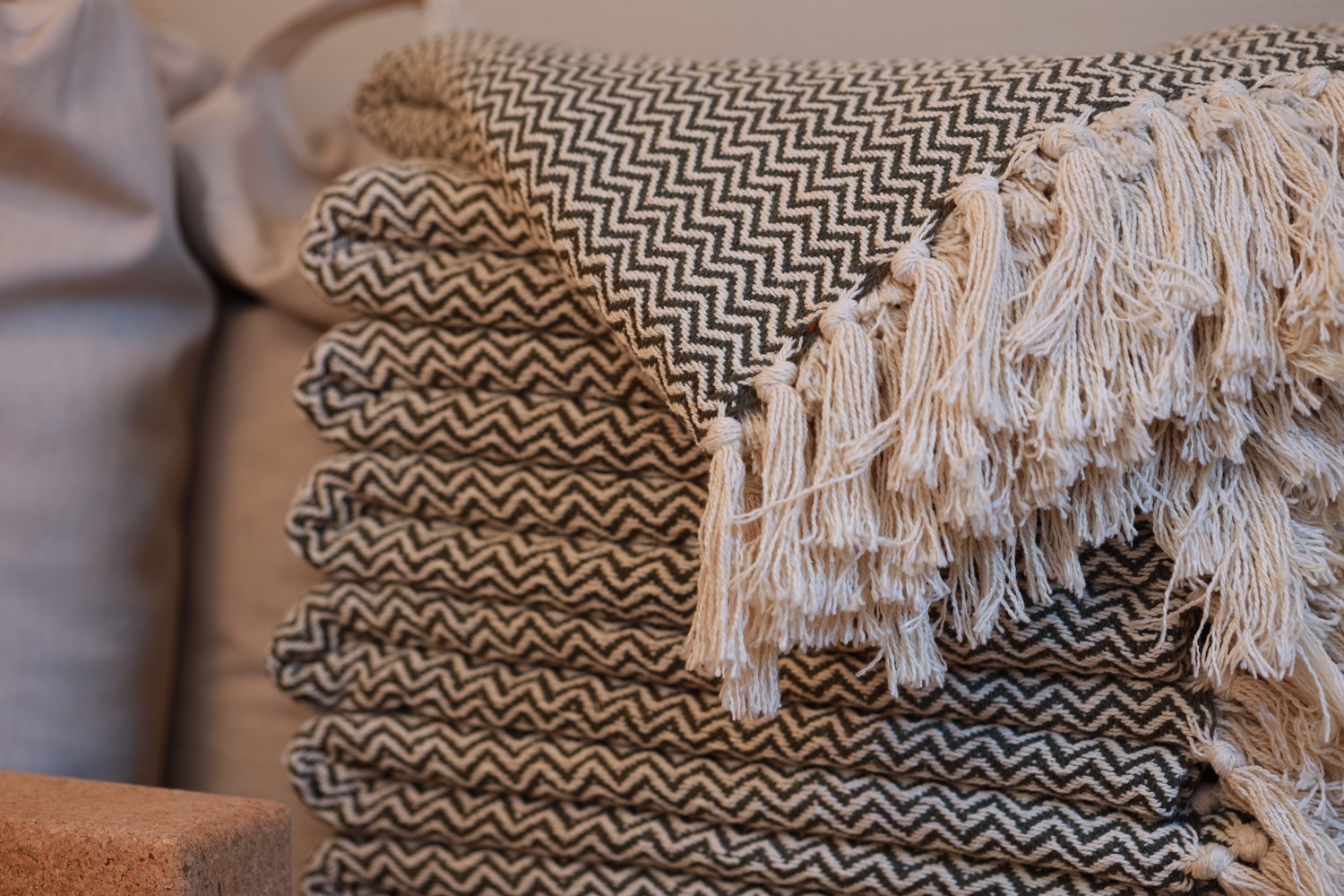 Yogaworkshop – SOLHÄLSNINGEN FRÅN GRUNDEN