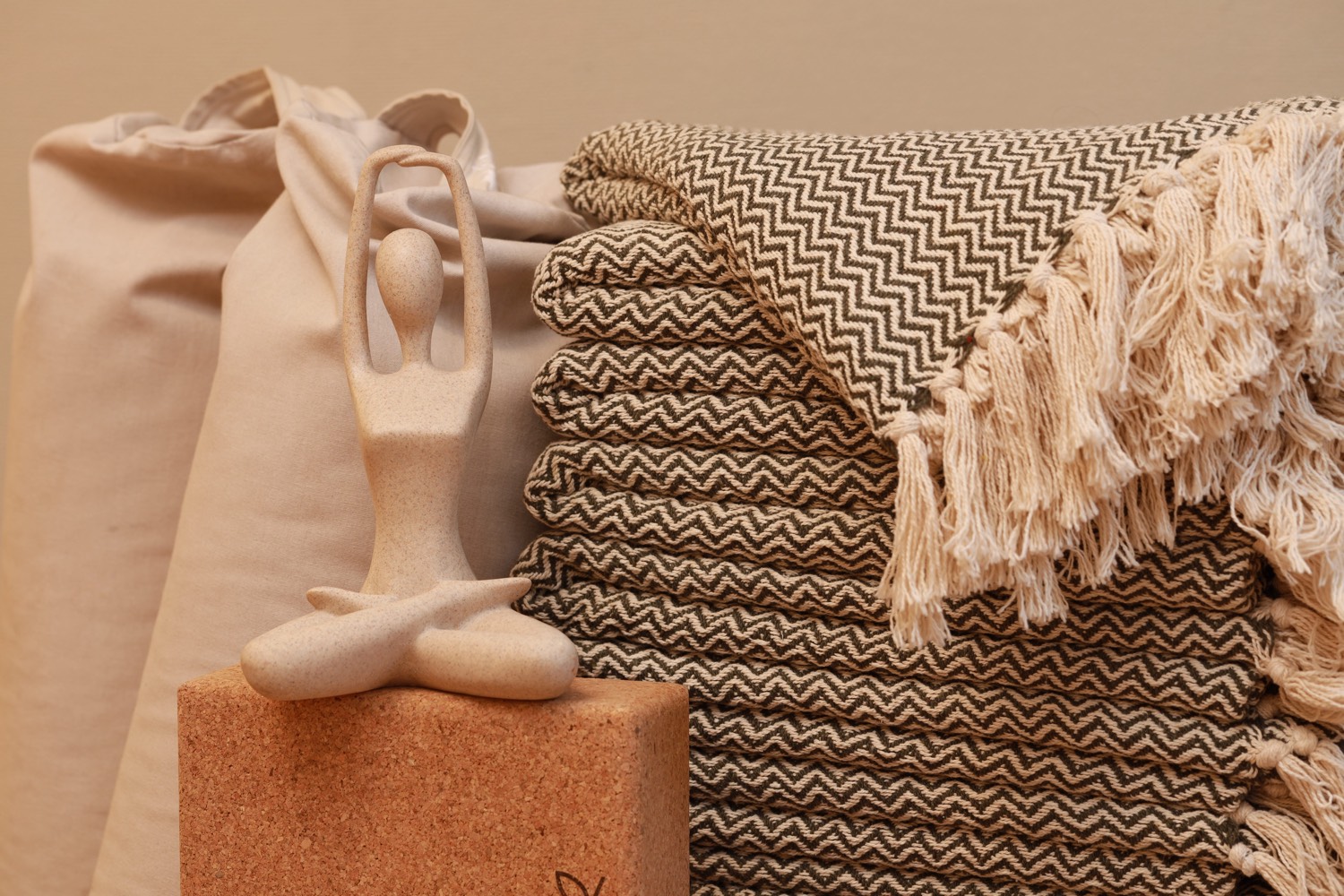 Yogaworkshop – SOLHÄLSNINGEN FRÅN GRUNDEN