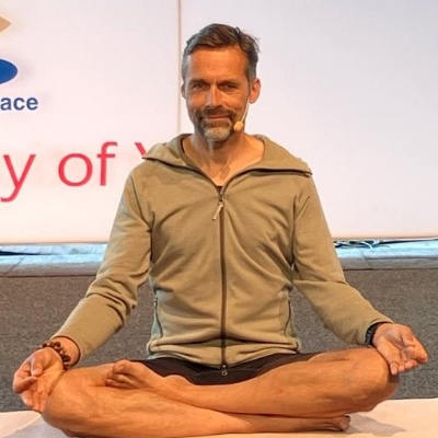 Svartlöga Yoga