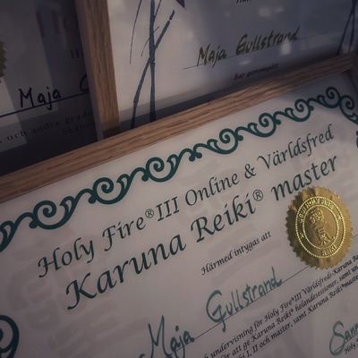 REIKI-BEHANDLING (FÖR KVINNOR) / + TAROT