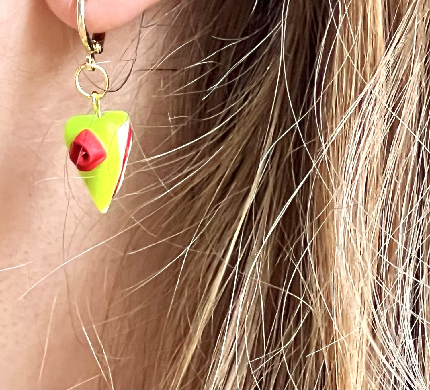 Prinsesstårta (örhängen guld) inkl spårbar frakt