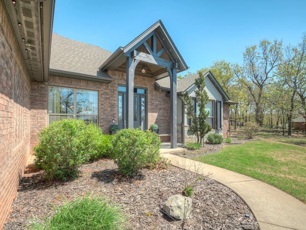 5736 Asheville Wy-6