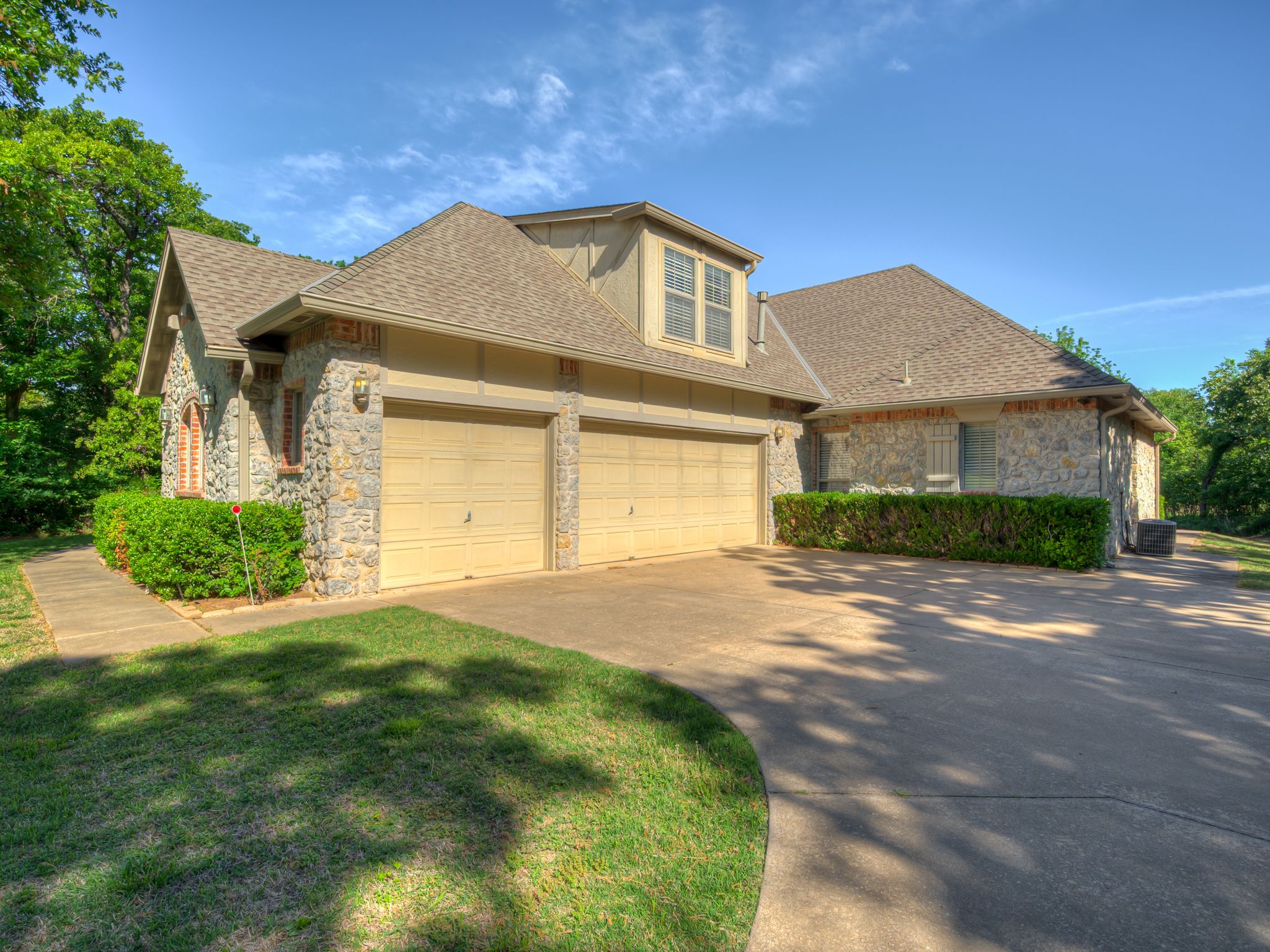 2025 Arbor Valley Dr-6