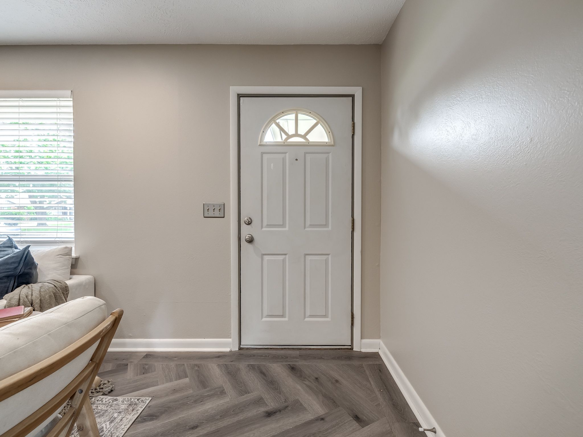 2717 Plymouth Ln-10