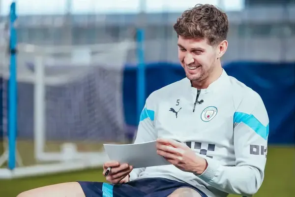 John Stones bác tin đồn rời Man City: 'Đây là nhà của tôi'